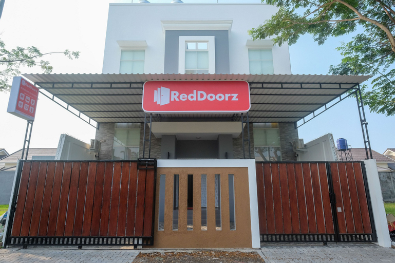 RedDoorz near Kawasan Bandara Ahmad Yani Semarang 2, Semarang