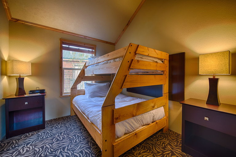 Bedroom 3, Explorer Cabins At Yellowstone, Gallatin