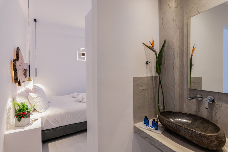 Bedroom 4, Sunset Paraportiani Rooms, South Aegean