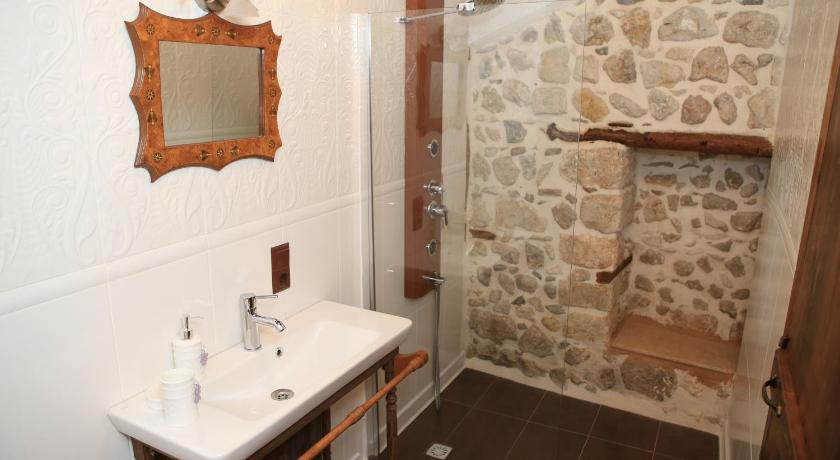 Bedroom 3, Çiçekli Konak, Hassa