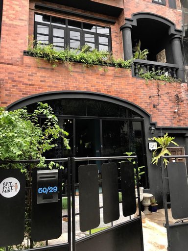 Artistic 3 br Home & Copper Bath "A(rt)partment A", Wattana