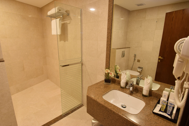 Bathroom 5, Zaha Al Munawara Hotel, Al Madinah Al Munawwarah
