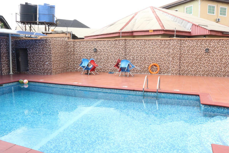 Others 3, TommsVille Hotels, Uyo