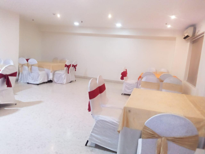 Food & Drinks 4, Hotel Orange Pie, Gautam Buddha Nagar