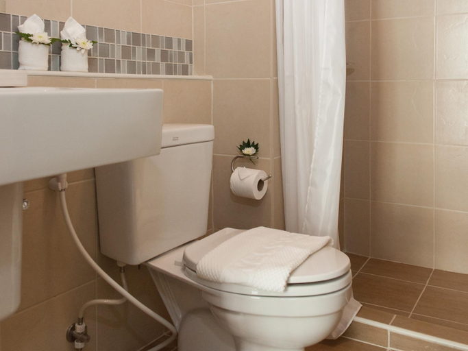 Bathroom, First Choice Suites, Hua Hin