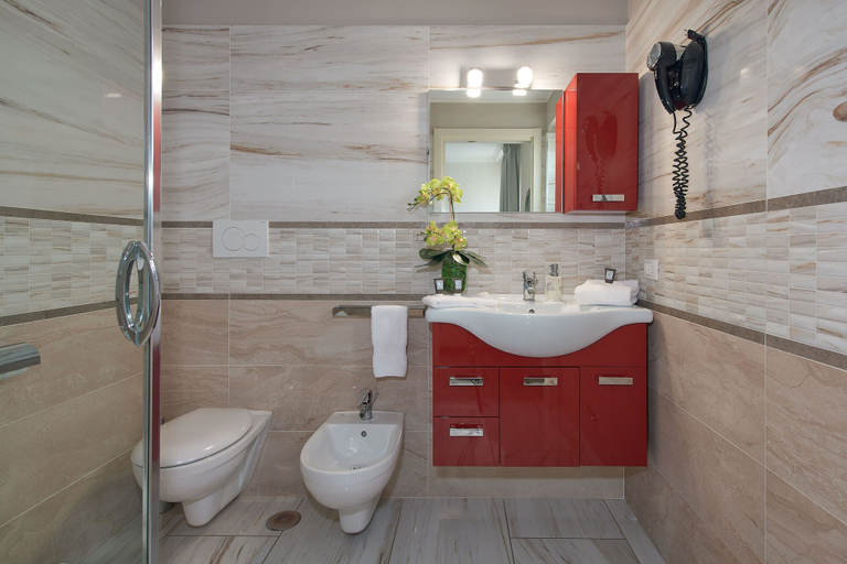 Bathroom 5, Rome Airport Inn, Rome