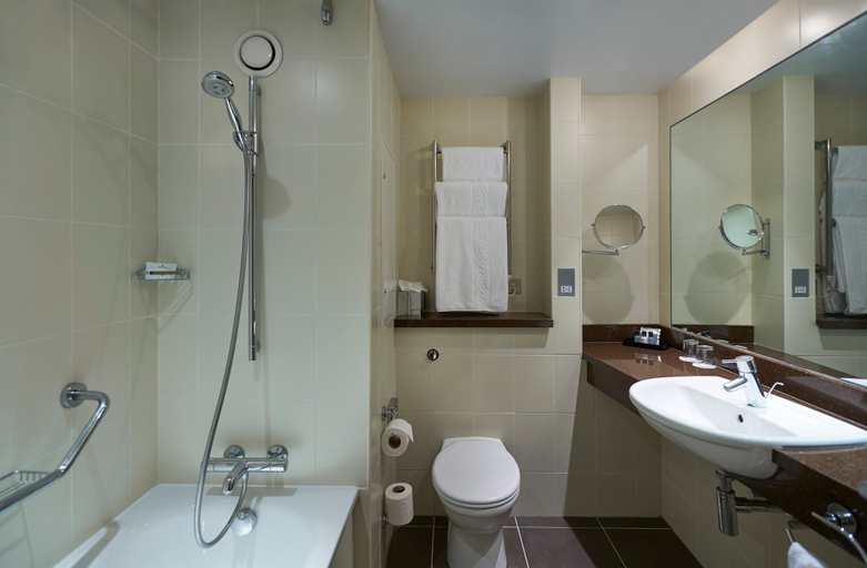 Bathroom 5, Crowne Plaza LONDON - EALING by IHG, London