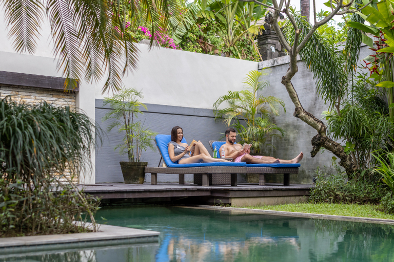 Swimming Pool 16