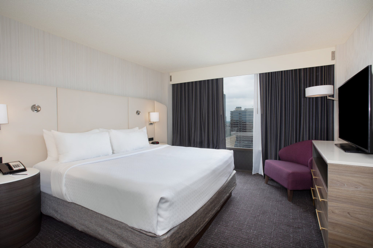 Bedroom 3, Crowne Plaza KANSAS CITY DOWNTOWN, Jackson