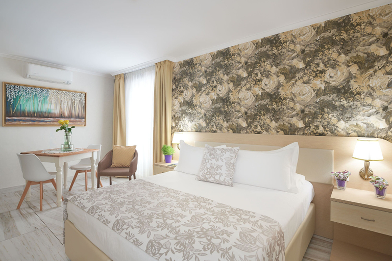 Bedroom 3, Rome Airport Inn, Rome