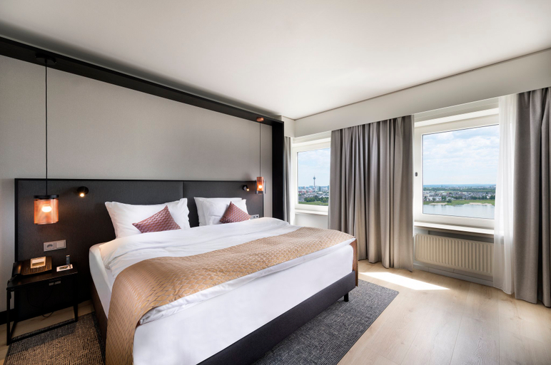 Bedroom 3, Crowne Plaza DUSSELDORF - NEUSS by IHG, Rhein-Kreis Neuss