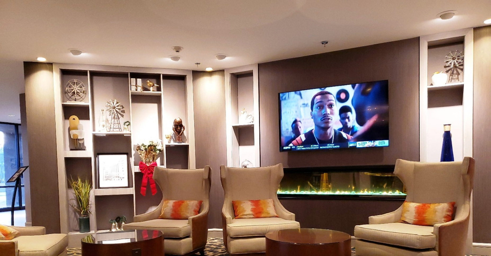 Public Area 3, Crowne Plaza EDISON, Middlesex