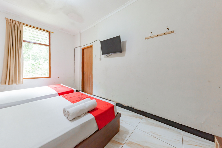 Bedroom 3, RedDoorz Syariah @ Gambung Ciwidey, Bandung