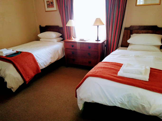 Bedroom 2, Francolin Creek, Fezile Dabi