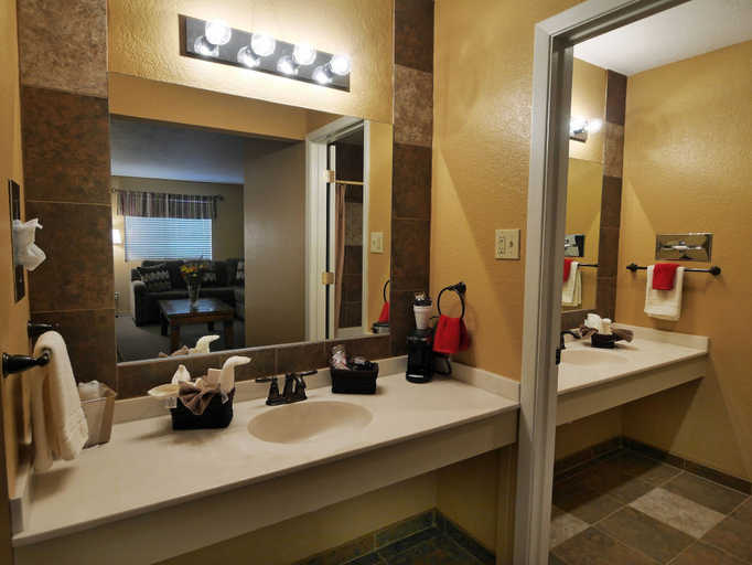 Bathroom 5, SureStay by Best Western Yerington, Lyon