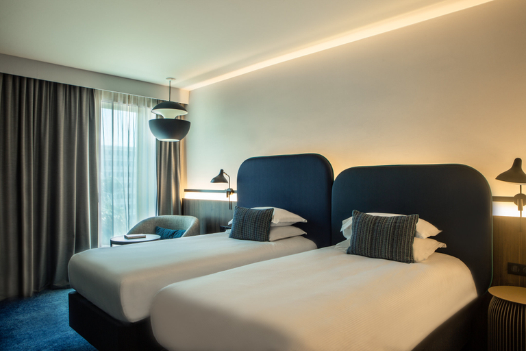 Bedroom 2, Crowne Plaza NICE - GRAND ARENAS by IHG, Alpes-Maritimes