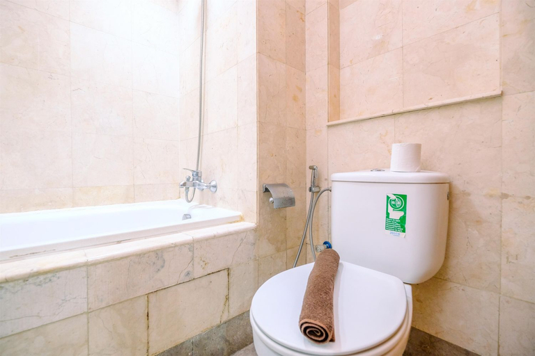 Bathroom 4, Wonderful and Homey 2BR Apartment Bellagio Residence By Travelio, Jakarta Selatan