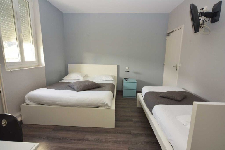 Bedroom 3, Hotel de Paris (Capdenac), Aveyron