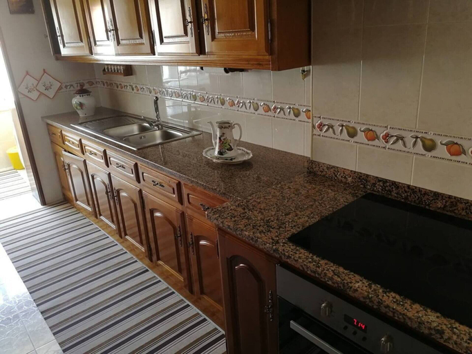Others 4, 2 Bed Flat - Sleeps 5 - Parking - Wifi, Nazaré