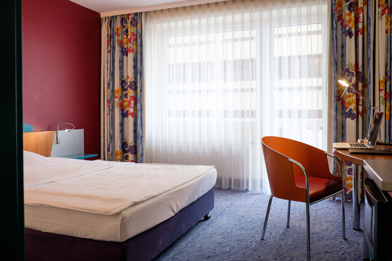 Bedroom 2, Hotel Königshof am Funkturm Business, Region Hannover