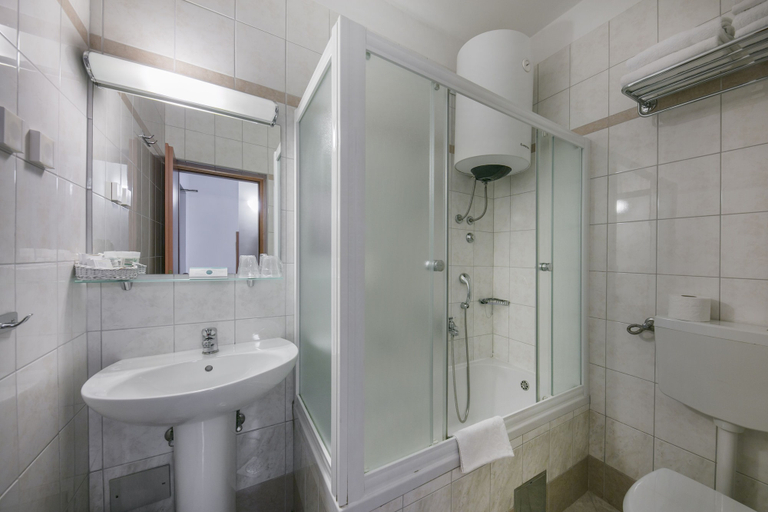 Bathroom 4, Apartments Punta, Mali Lošinj