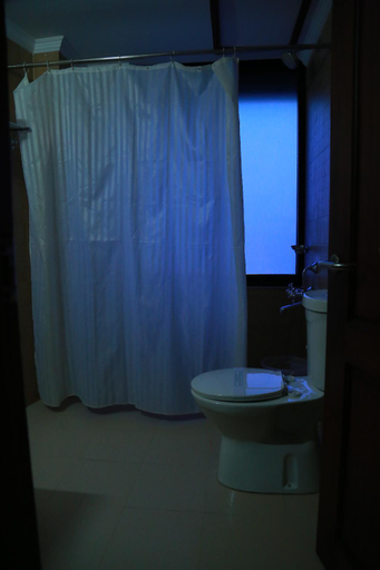Bathroom 4, Hotel Kabani International, Ernakulam