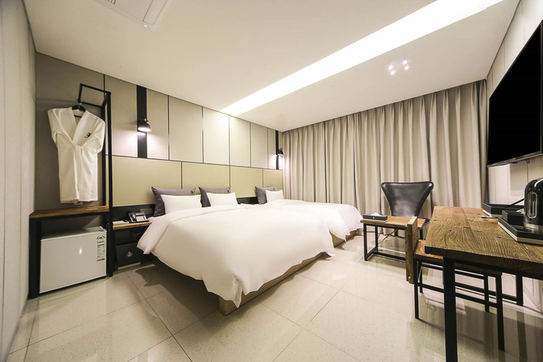 Bedroom 3, Yeoubi Hotel, Jung