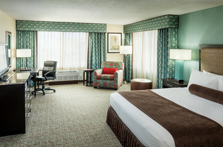 Bedroom 3, Crowne Plaza ANCHORAGE-MIDTOWN by IHG, Anchorage