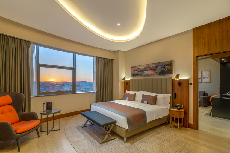 Bedroom 4, Crowne Plaza CAPPADOCIA � NEVSEHIR by IHG, Nevşehir