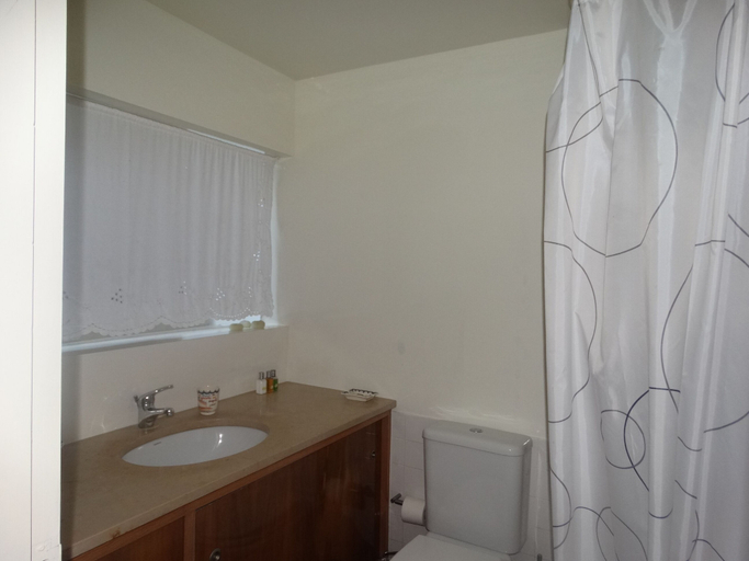 Bathroom 3, Casa da Pedreira, Paredes de Coura
