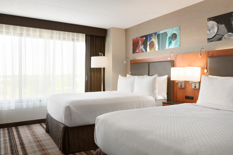 Bedroom 4, Crowne Plaza AUBURN HILLS by IHG, Oakland