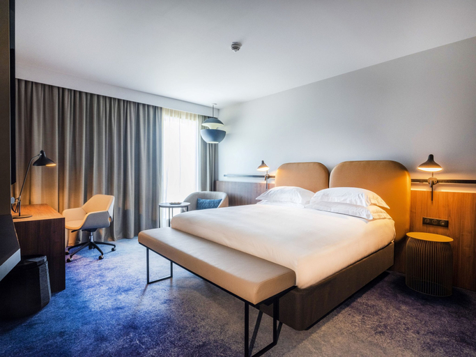Bedroom 3, Crowne Plaza NICE - GRAND ARENAS by IHG, Alpes-Maritimes