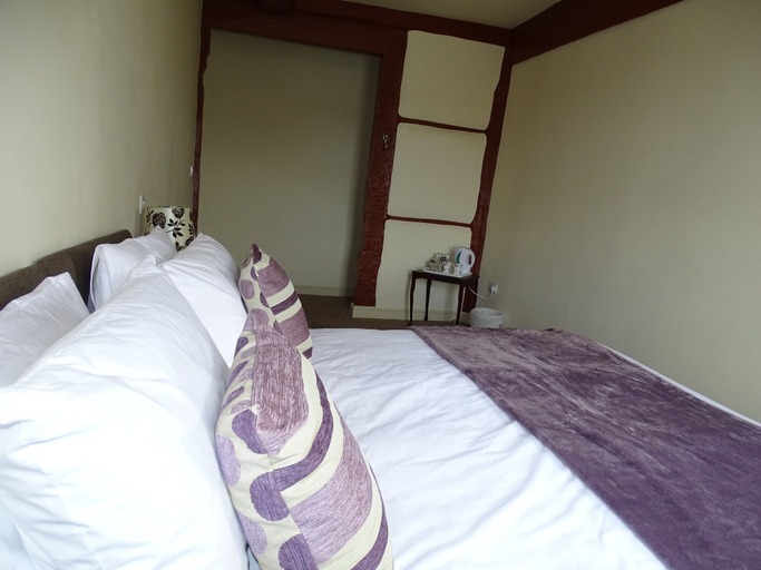 Bedroom 2, Ellesmere Hotel, Shropshire