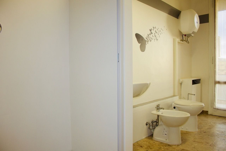 Bathroom 5, MyRoom CenterStation, Bologna