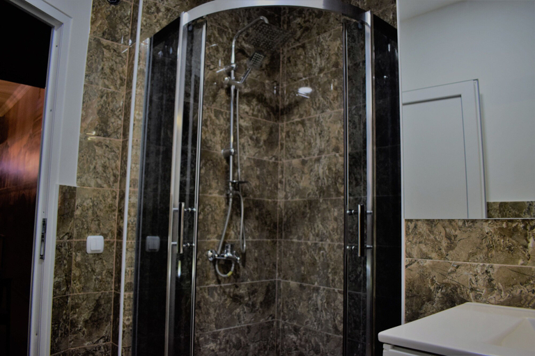 Bathroom, Euphoria Inn, Tbilisi