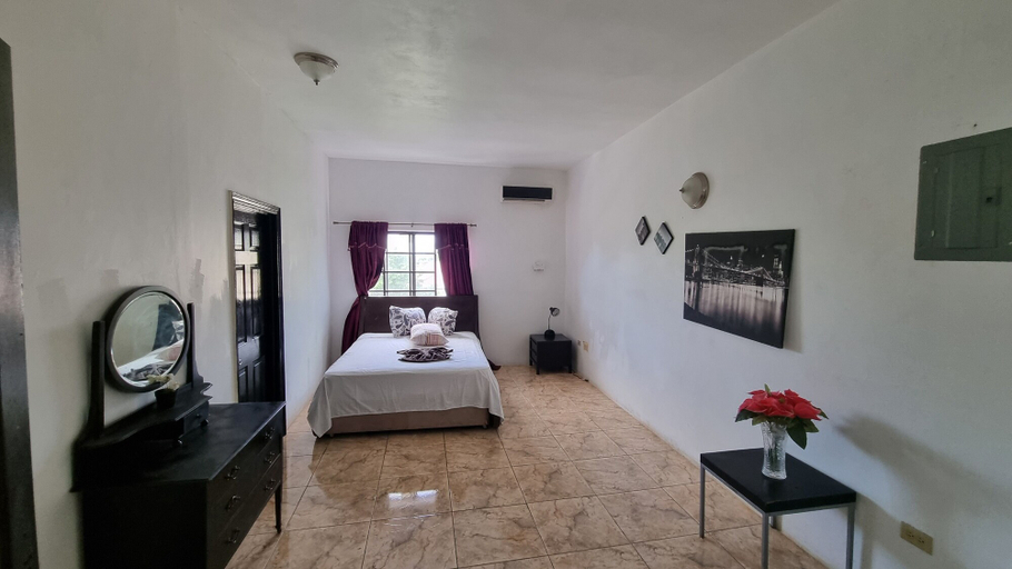 Bedroom 3, Little Savoy Guest House