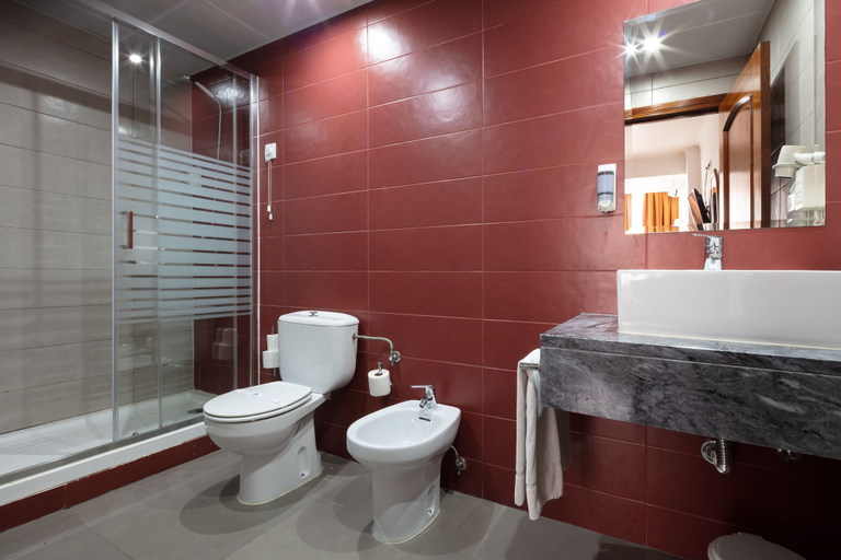 Bathroom 4, Hotel Anjos, Lisbon