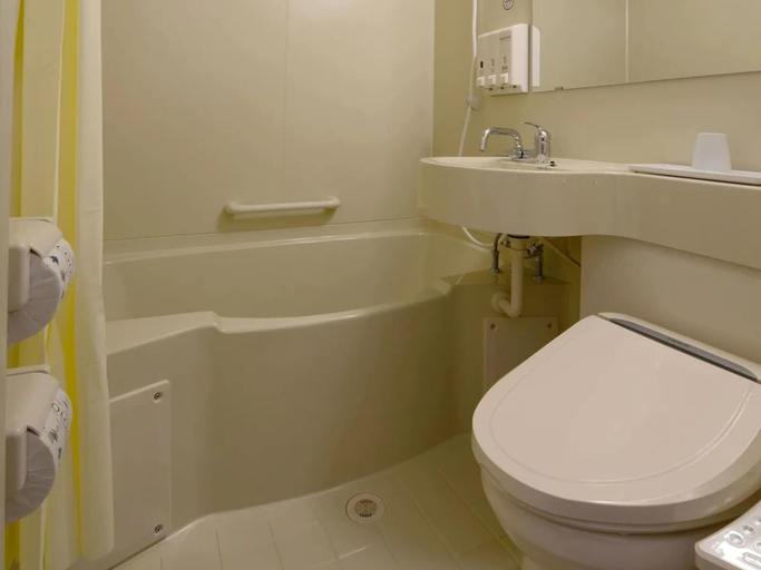 Bathroom 5, Toyoko Inn Tsushima Izuhara, Tsushima