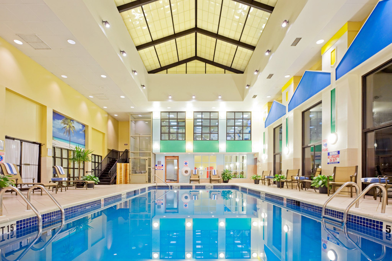 Sport & Beauty, Crowne Plaza ENGLEWOOD by IHG, Bergen