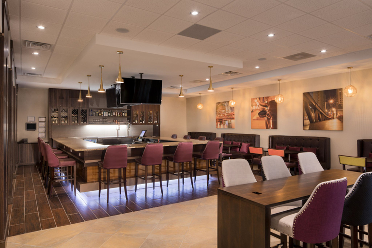 Food & Drinks 3, Crowne Plaza CHICAGO SW - BURR RIDGE by IHG, Dupage