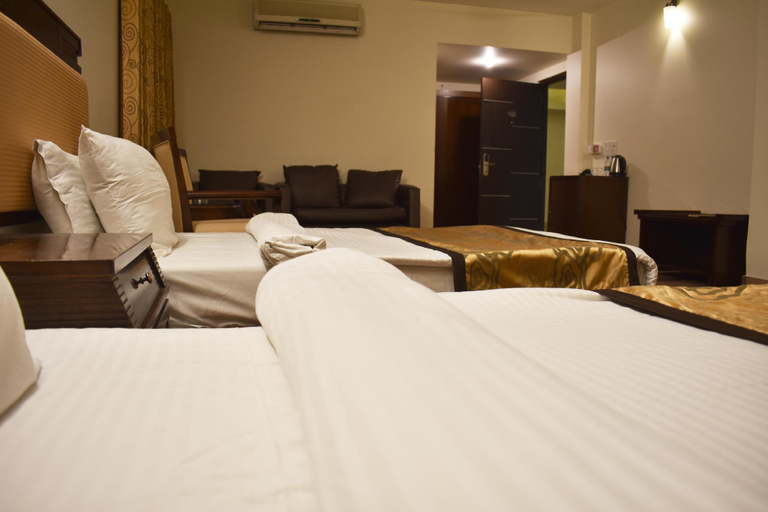 Others 5, Hotel Orange Pie, Gautam Buddha Nagar