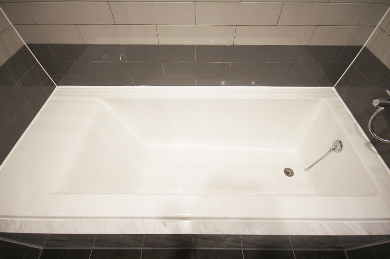 Bathroom 16