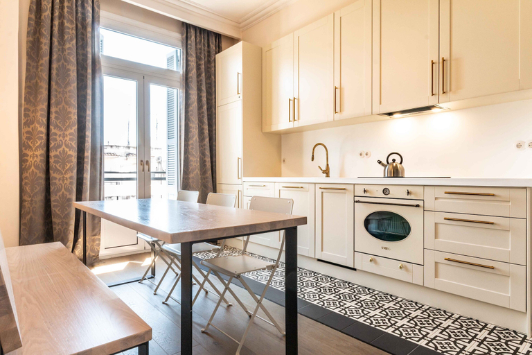 Others 4, halu! Stylish & Bright Centre Home, Central Macedonia