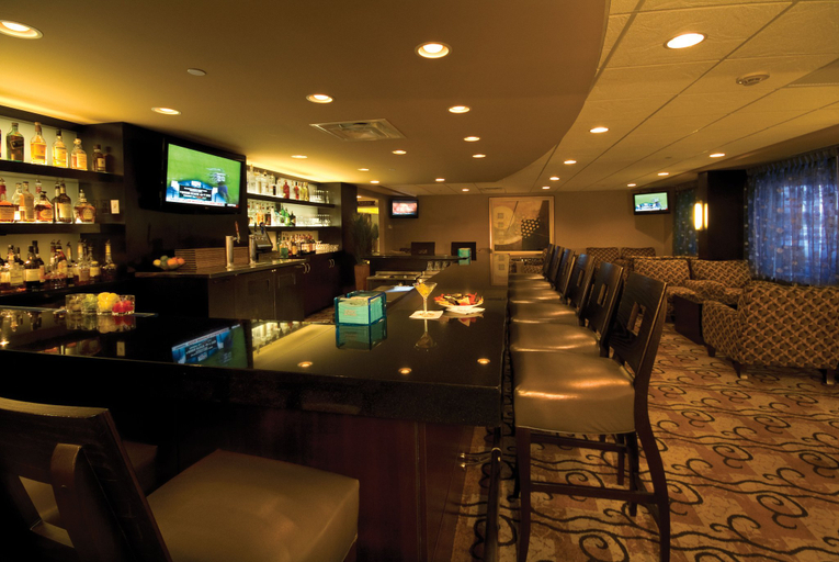 Food & Drinks 5, Crowne Plaza INDIANAPOLIS-AIRPORT by IHG, Indianapolis