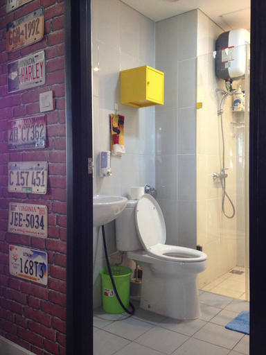 Bathroom 5, 2BR Japanese Style Apartment Casa de Parco BSD - FREE WiFi&Netflix, Tangerang