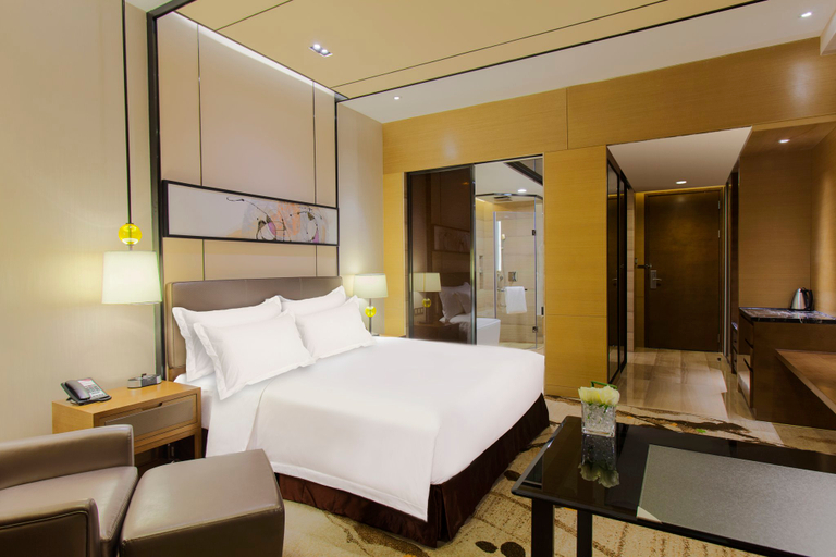 Bedroom 5, Crowne Plaza TIANJIN MEIJIANGNAN by IHG, Tianjin