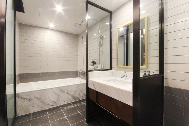 Bathroom 4