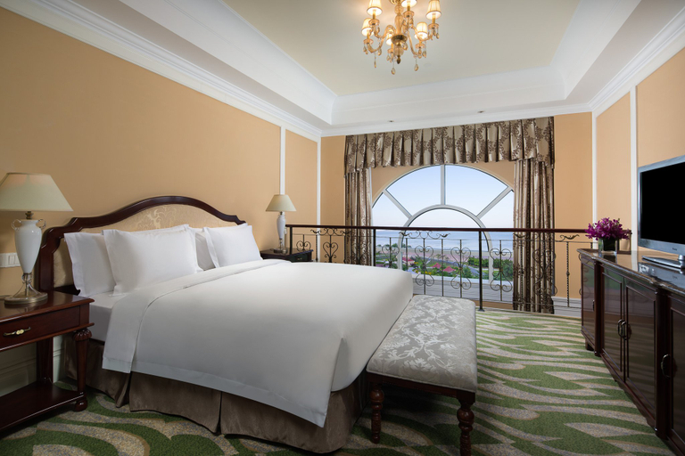 Bedroom 3, Crowne Plaza QINGDAO OCEAN SPRING RESORT by IHG, Qingdao