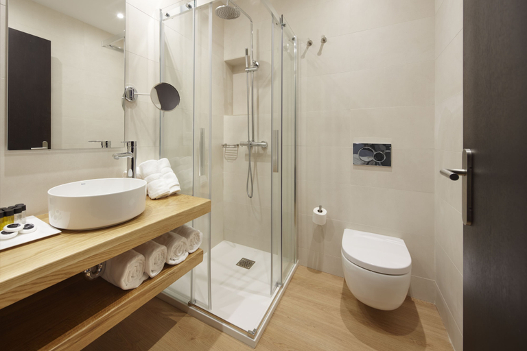 Bathroom 4, Pensión Garibai, Guipúzcoa