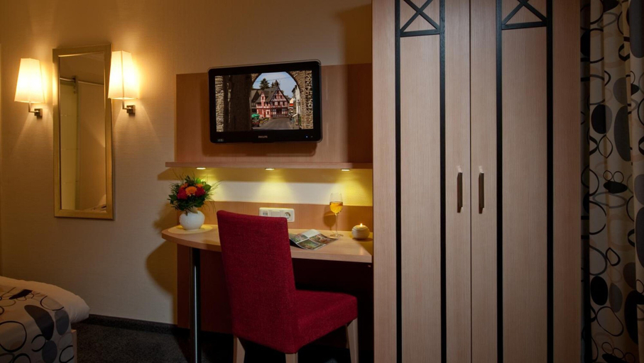 Bedroom 2, Hotel Restaurant Pollmanns, Cochem-Zell